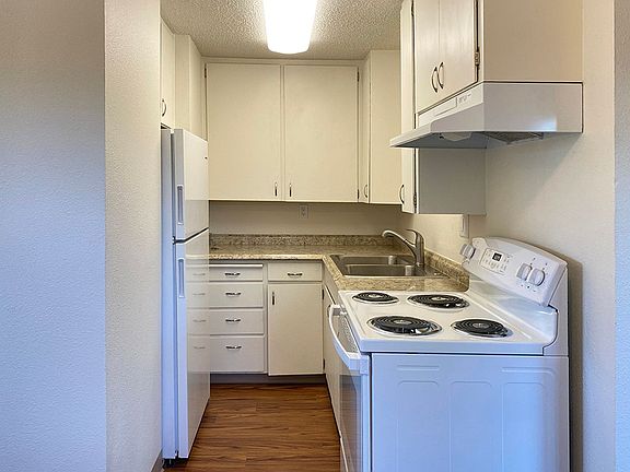 5th image of 775 Knox St N #65