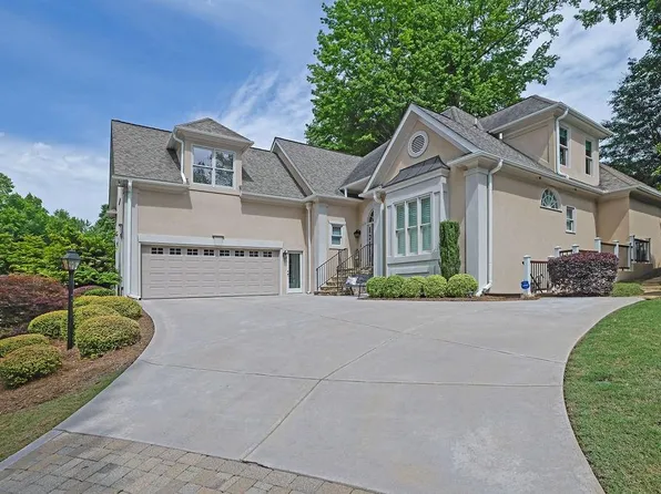 4566 Fountain Dr NE, Marietta, GA 30067