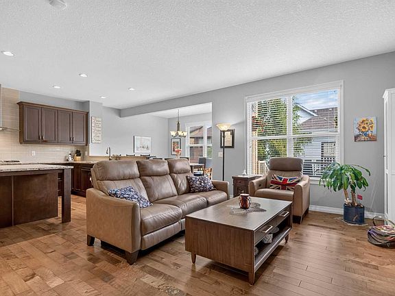 5th image of 172 Riviera Way