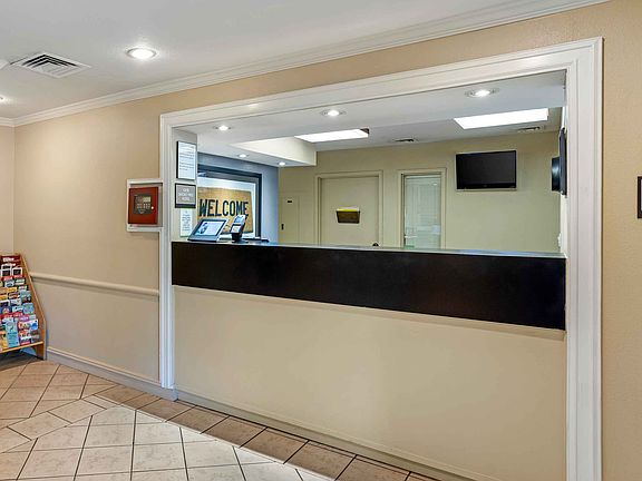 Lobby and Guest Check-in