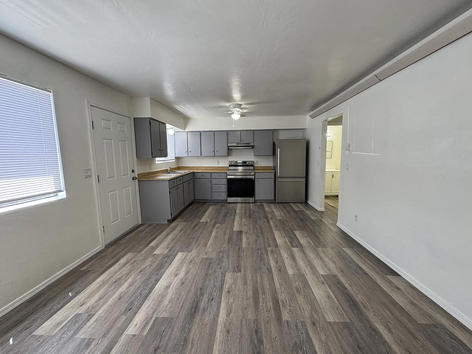 2996 North Truwood Drive - C — Photo 2