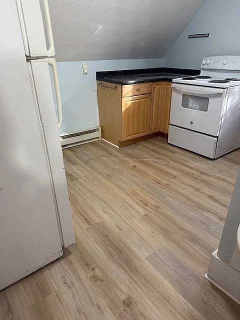Photo 2 of 9 - 256 Lowell Ave #2 - Newtonville, MA Building Photo - 256 Lowell Ave #2
