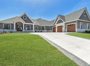 15074 Woodford Trl, Granger, IN 46530