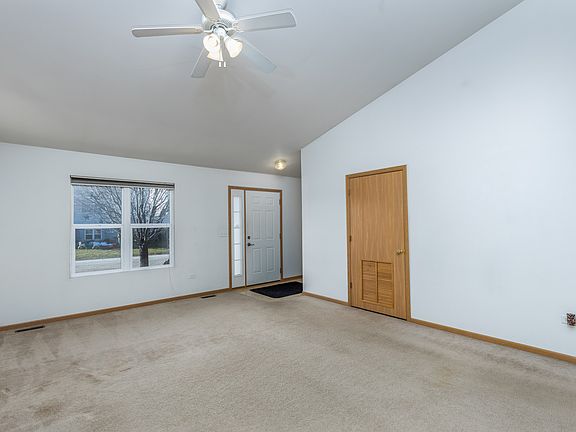 3rd image of 1097 Lakin Ave