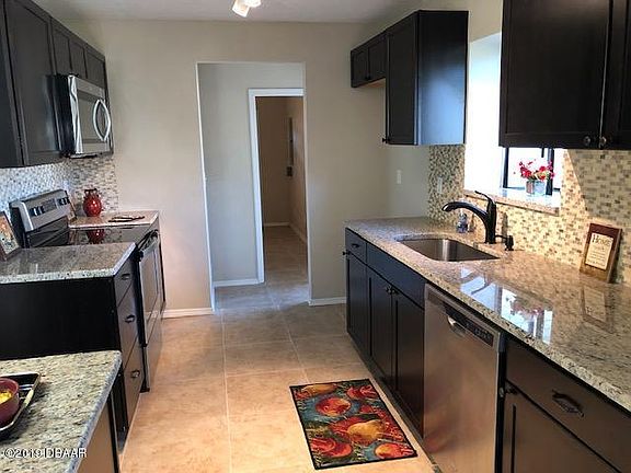 3rd image of 408 Wildwood Dr