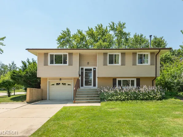 1701 Hartmann Dr, Schaumburg, IL 60193