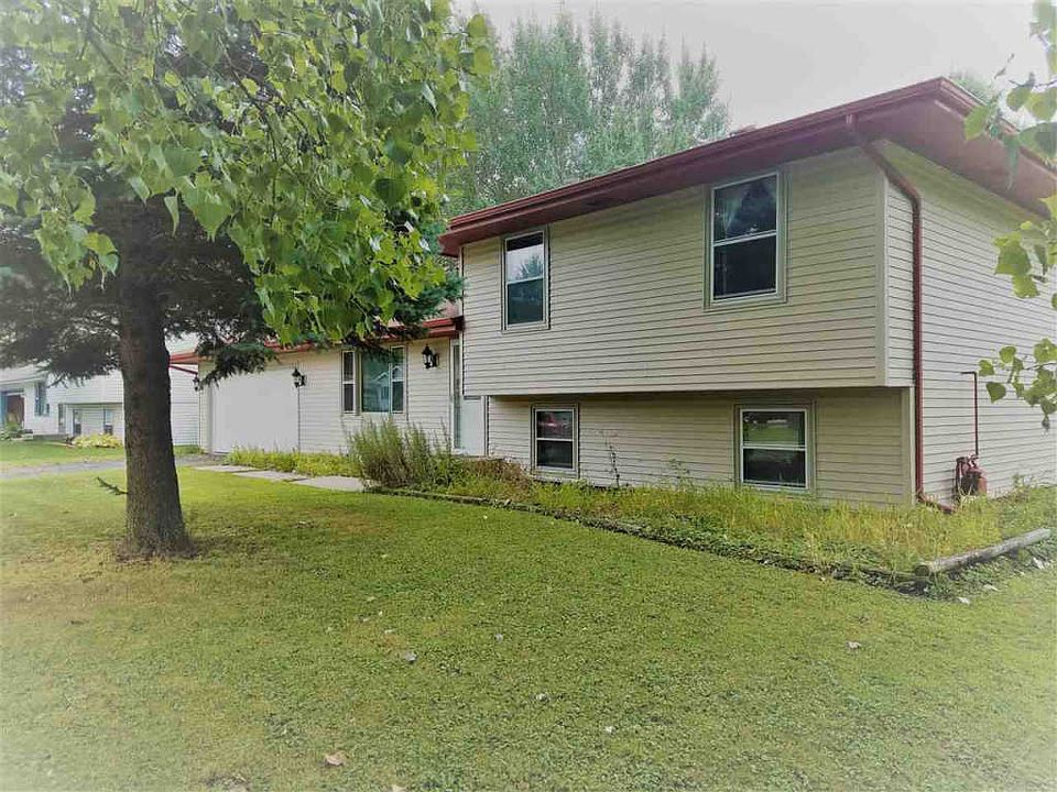 1st image of 3021 Breezeway Dr