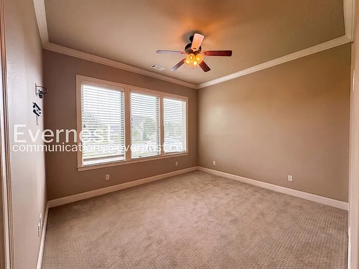 6587 Westminster — Photo 14