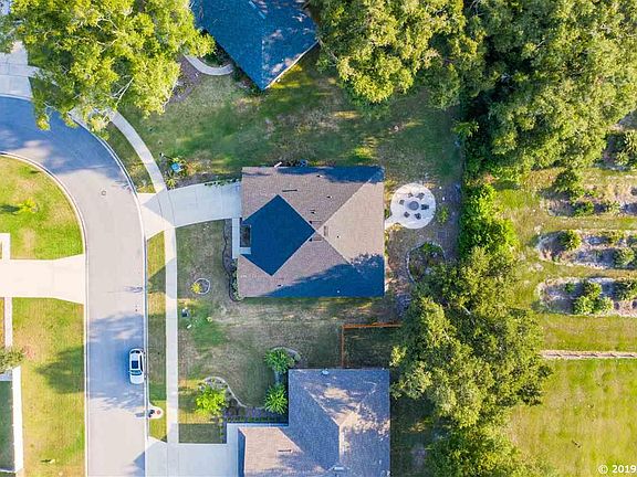 3rd image of 844 NW 233rd Dr
