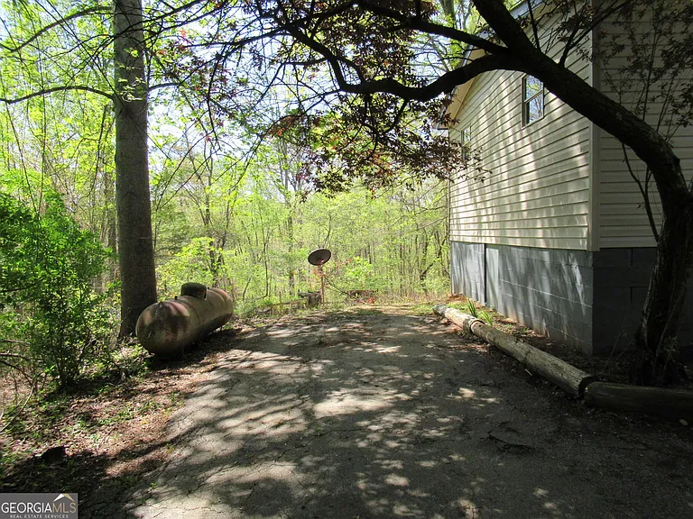 229 Fox Mountain Rd — Photo 23