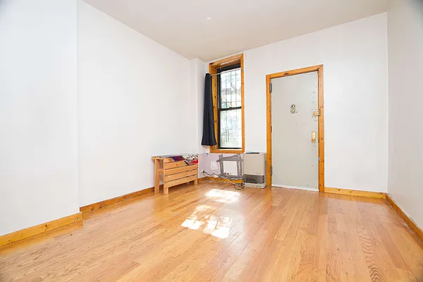 Rented by Nooklyn NYC LLC | media 64