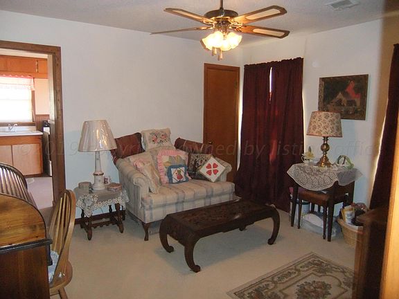 2nd image of 1712 Chestnut Dr
