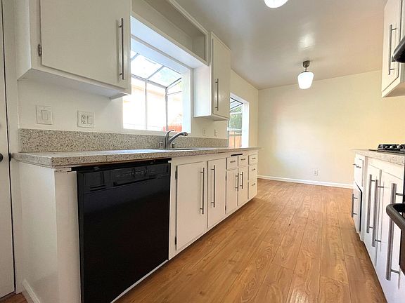 2nd image of 3607 Schaefer St