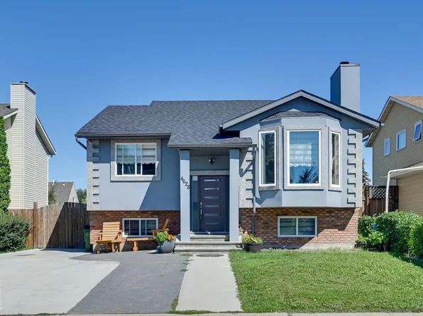 4628 37th Ave NW, Edmonton, AB T6L 3V1