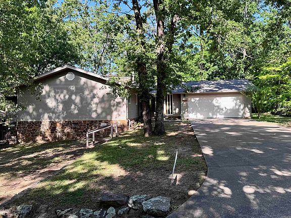 3rd image of 2507 Woodland Bluff Dr