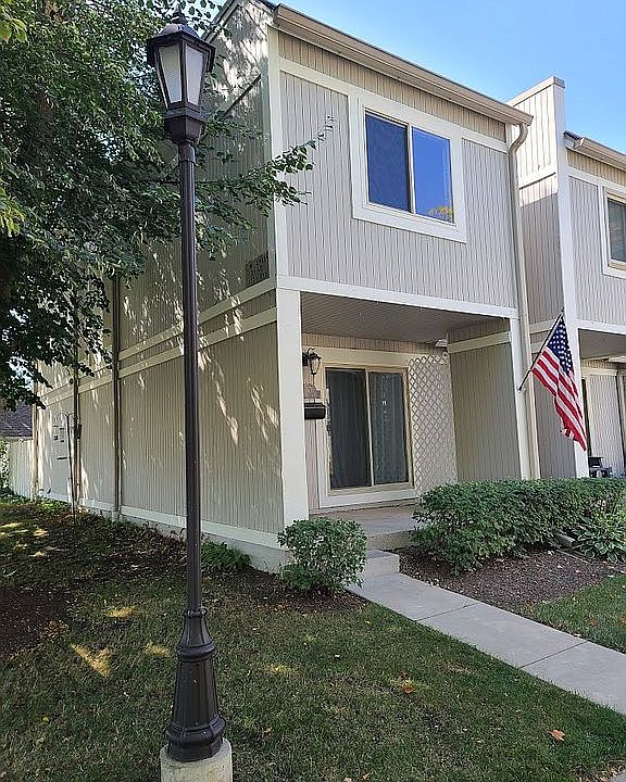 1st image of 570 Quail Creek Dr