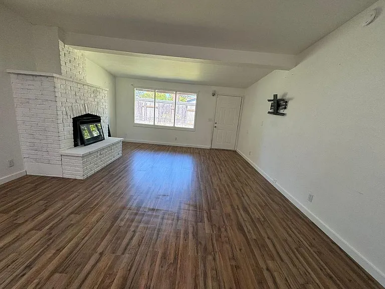 405-407 SW Washington Ave #407 — Photo 8