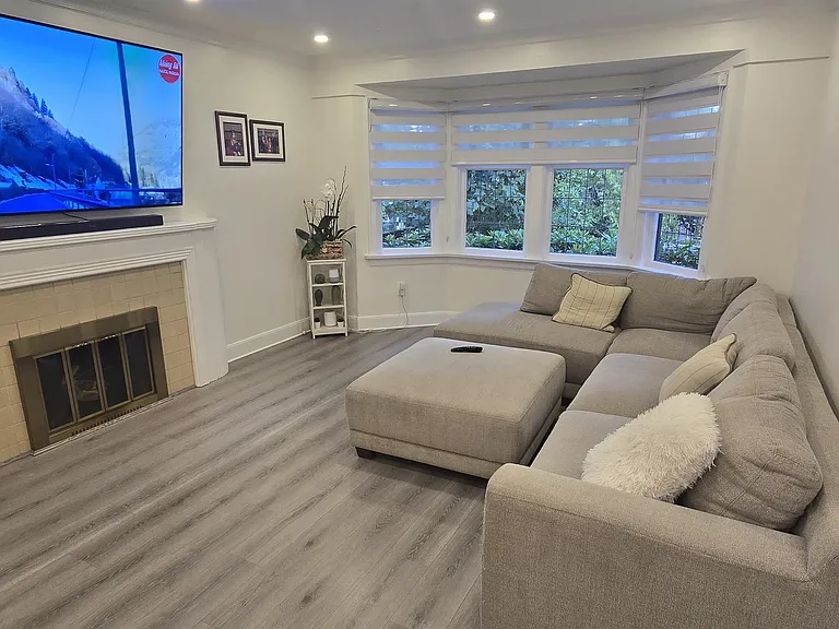 407 Saint George St — Photo 15