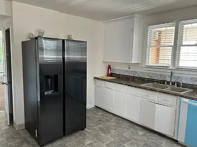 4111 Washington Ave — Photo 2