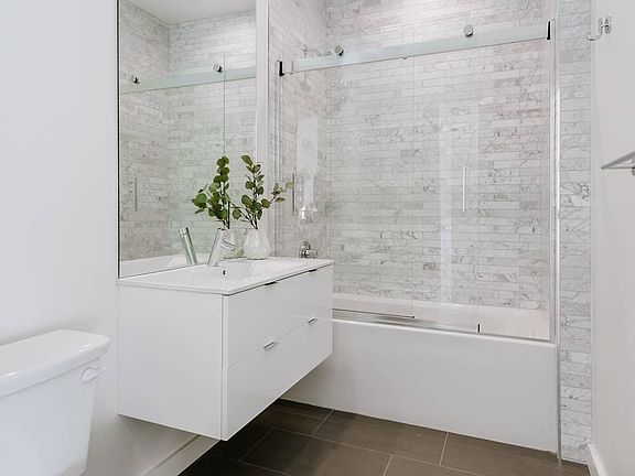 4th image of 12770 Caswell Ave #402
