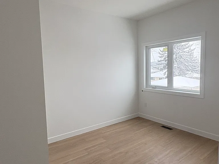 116 43rd Ave NE — Photo 21