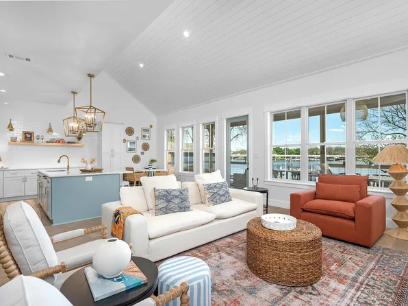 1612 Bluebonnet Lane, Kingsland, TX 78639