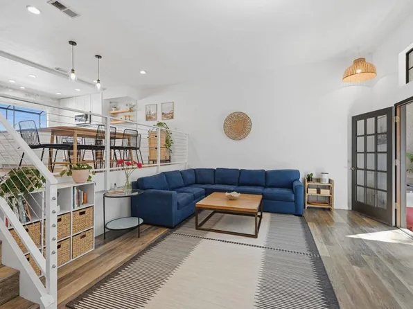 2372 Altisma Way Unit C, Carlsbad, CA 92009
