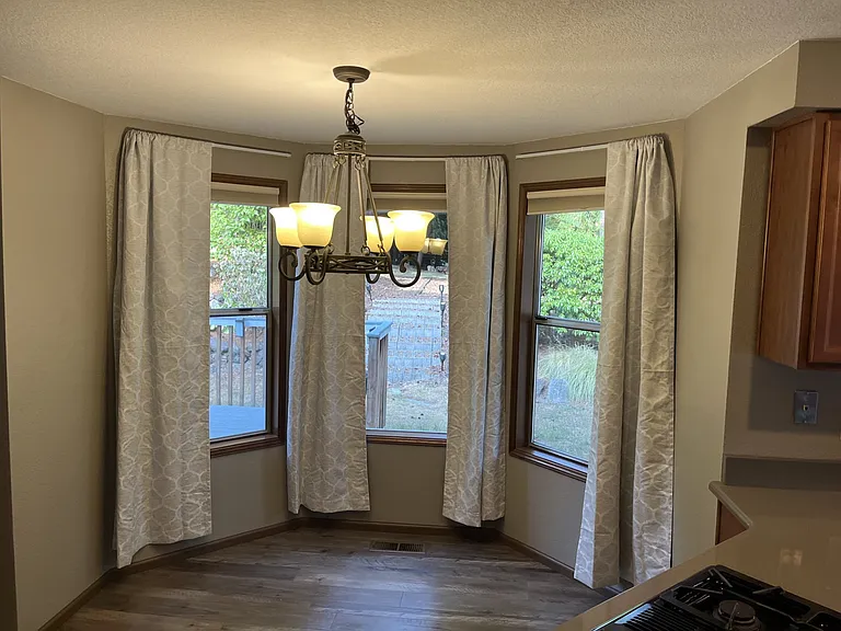7410 Lazy South Ln NE — Photo 8
