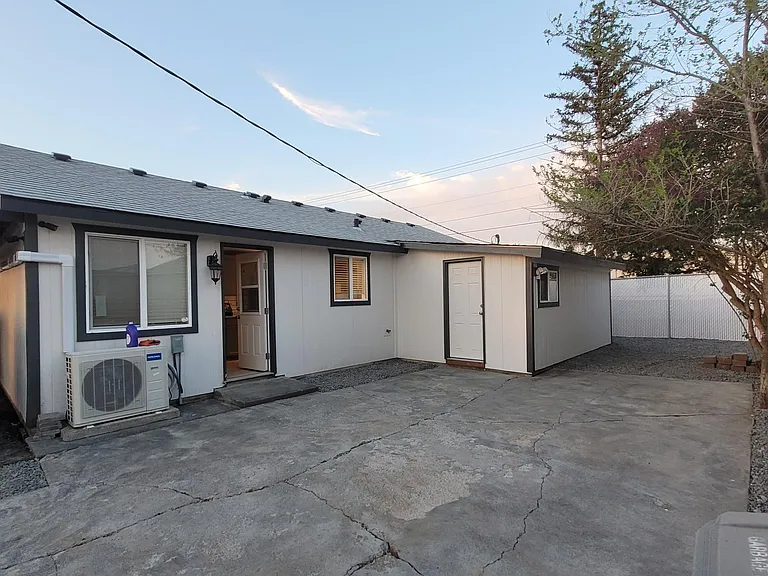 503 S Hawthorne Dr — Photo 15