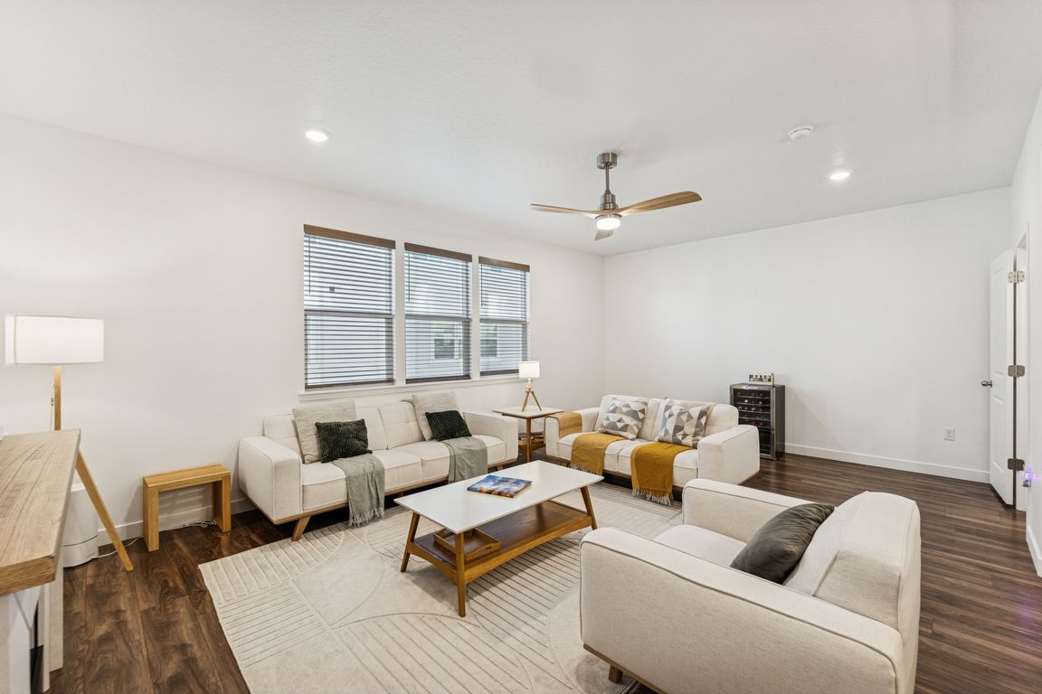 next background image