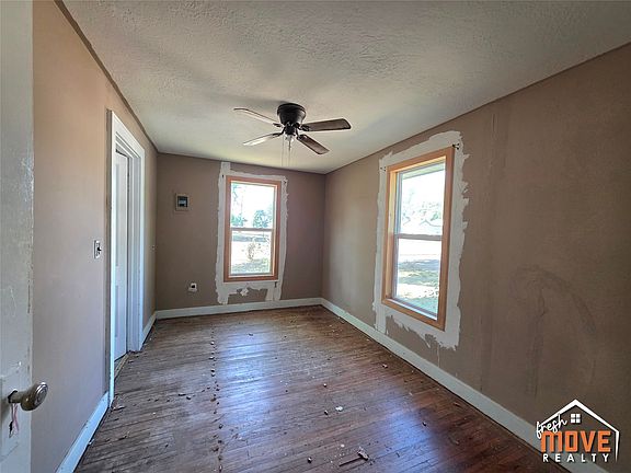 5th image of 800 Quail St