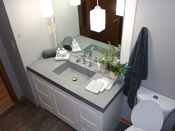 Bathroom #1 With Tub