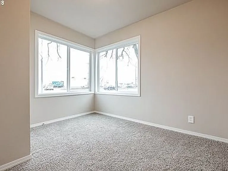 4105 Silverton Rd NE — Photo 13