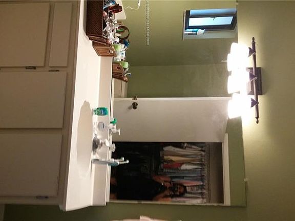 5th image of 3917 Adra Ave