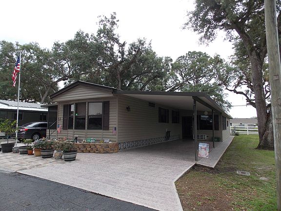 2nd image of 900 Aqua Isles Blvd #E2