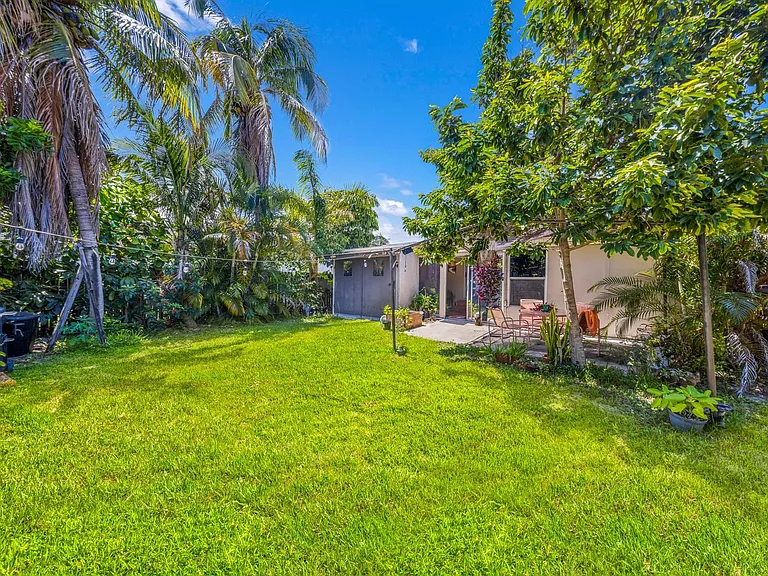 2326 Harding St — Photo 31