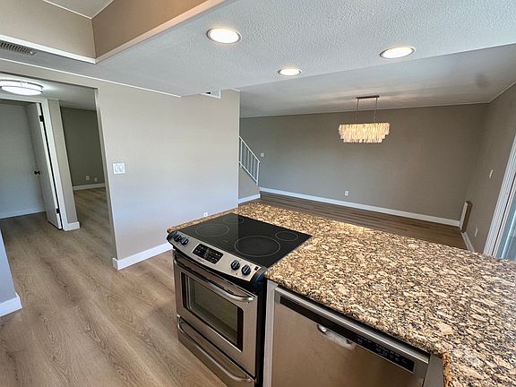 Kitchen & dining area