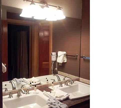 5th image of 535 PARK Avenue UNIT 203