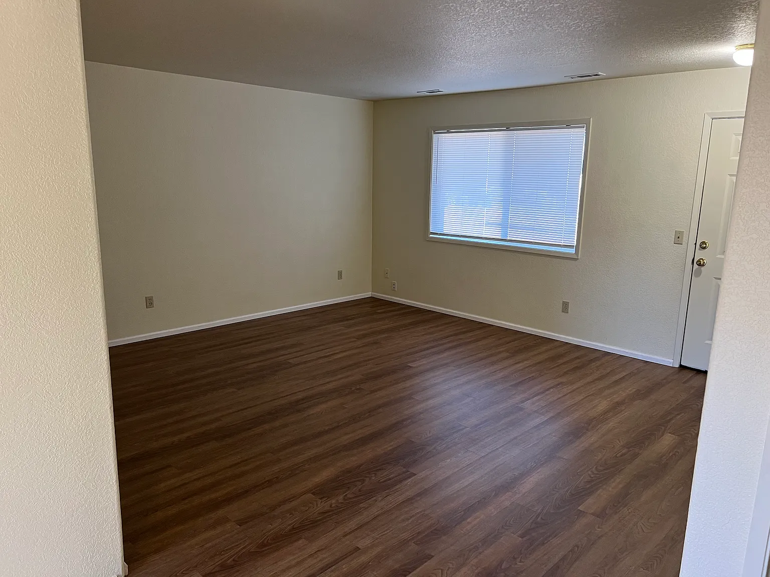 1 bed, 1.0 bath, 600 sqft, $1,150 — Photo 2