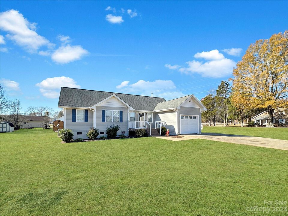 1st image of 106 Hyde Ln