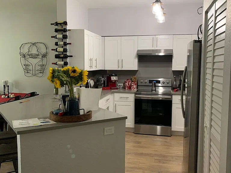 270 Crestwood Cir #103 — Photo 1