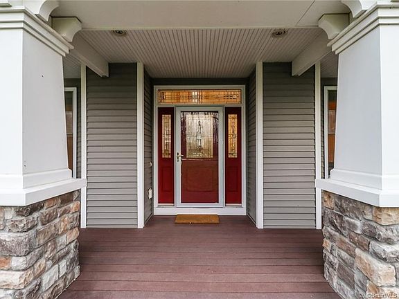 3rd image of 10 Rolling Hills Dr