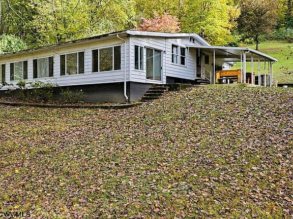 3rd image of 50 Scott Dr