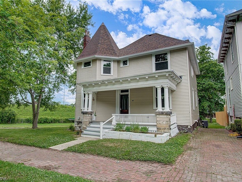 1st image of 818 McIntire Ave