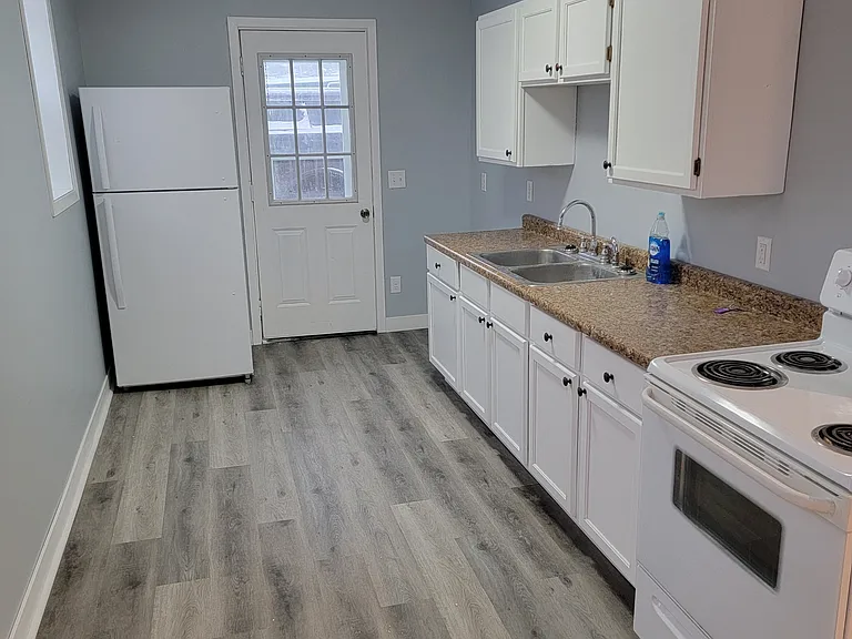 N1241 Wabash St — Photo 2