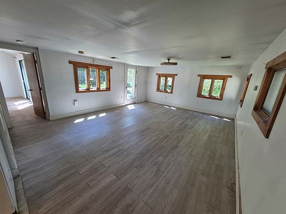 3rd image of 50 Bridge St