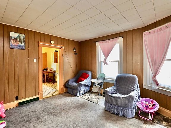 2nd image of 333 Robert St