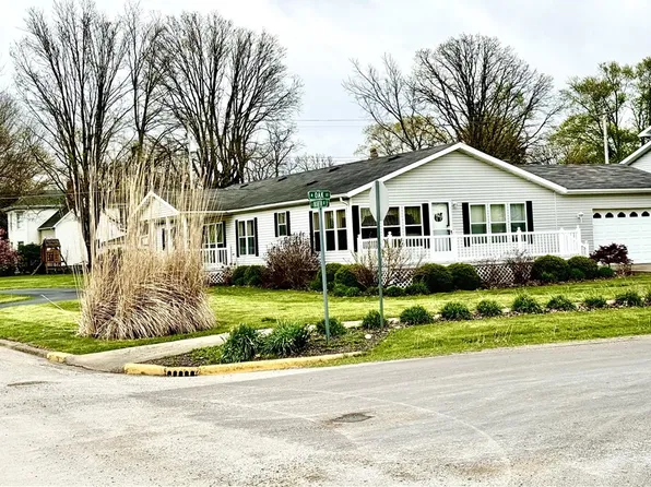 225 E North St, Assumption, IL 62510