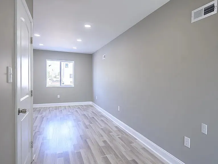 2212 Greenwich St — Photo 14