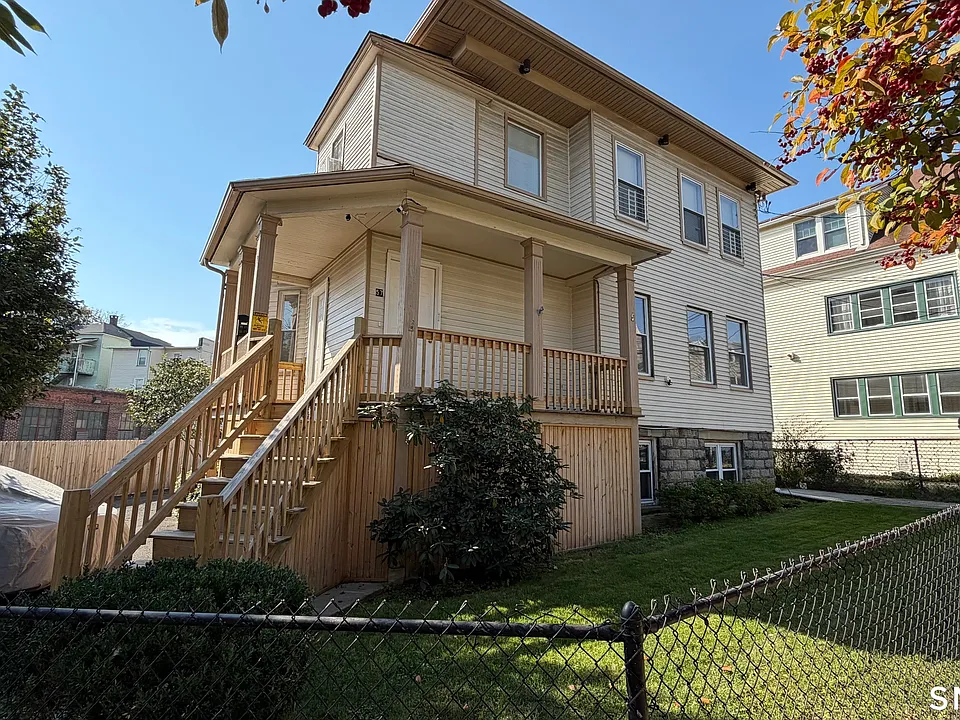 55 Hansen Ave